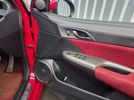 Honda Civic 2.0 i-VTEC Type R GT Hatchback 3dr Petrol Manual (215 g/km, 197 bhp) 12