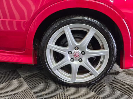 Honda Civic 2.0 i-VTEC Type R GT Hatchback 3dr Petrol Manual (215 g/km, 197 bhp) 23