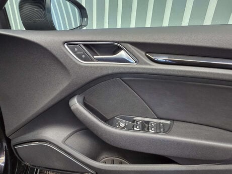 Audi RS3 2.5 TFSI Sportback 5dr Petrol S Tronic quattro Euro 6 (s/s) (Nav) (367 ps) 38