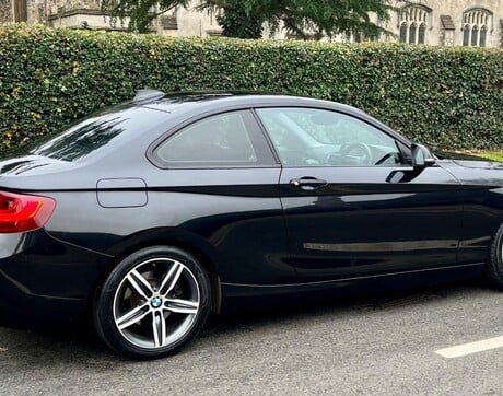 BMW 2 Series 2.0 220d Sport Auto Euro 6 (s/s) 2dr 7