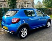 Dacia Sandero Stepway 0.9 TCe Laureate Euro 5 5dr 3