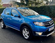 Dacia Sandero Stepway 0.9 TCe Laureate Euro 5 5dr 4