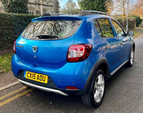 Dacia Sandero Stepway 0.9 TCe Laureate Euro 5 5dr 8