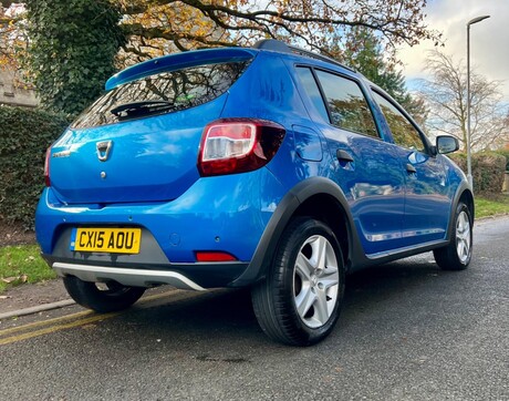 Dacia Sandero Stepway 0.9 TCe Laureate Euro 5 5dr 16