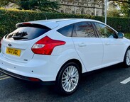 Ford Focus 1.0T EcoBoost Zetec Euro 5 (s/s) 5dr 1