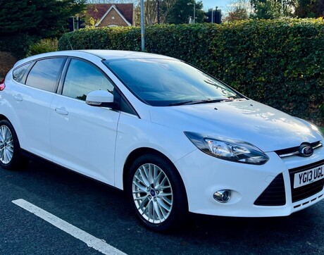 Ford Focus 1.0T EcoBoost Zetec Euro 5 (s/s) 5dr 2