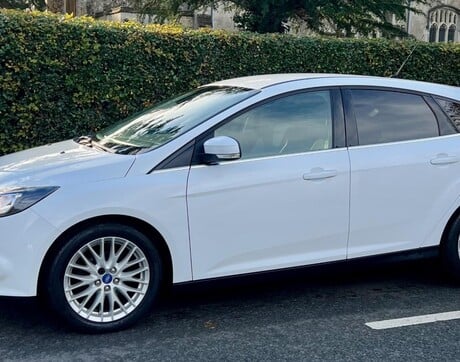 Ford Focus 1.0T EcoBoost Zetec Euro 5 (s/s) 5dr 6