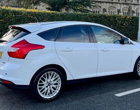 Ford Focus 1.0T EcoBoost Zetec Euro 5 (s/s) 5dr 4