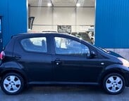 Toyota Aygo 1.0 VVT-i Black Euro 4 5dr (AC) 18