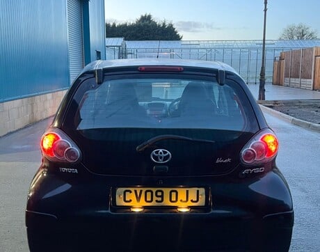 Toyota Aygo 1.0 VVT-i Black Euro 4 5dr (AC) 16