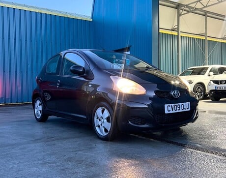 Toyota Aygo 1.0 VVT-i Black Euro 4 5dr (AC) 17