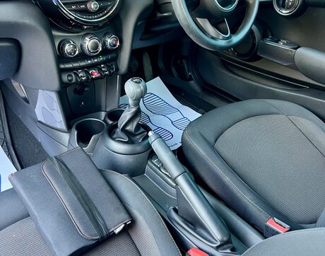 Mini Hatch 1.5 Cooper Euro 6 (s/s) 3dr 29