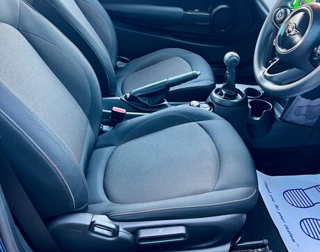 Mini Hatch 1.5 Cooper Euro 6 (s/s) 3dr 30
