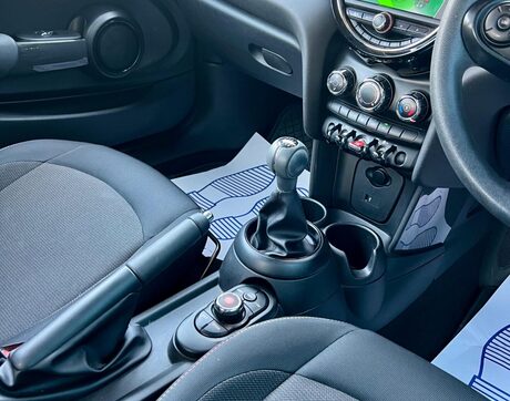 Mini Hatch 1.5 Cooper Euro 6 (s/s) 3dr 32