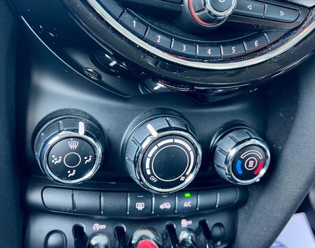 Mini Hatch 1.5 Cooper Euro 6 (s/s) 3dr 44