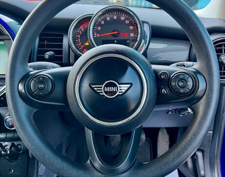 Mini Hatch 1.5 Cooper Euro 6 (s/s) 3dr 33
