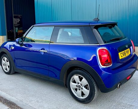 Mini Hatch 1.5 Cooper Euro 6 (s/s) 3dr 17