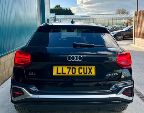 Audi Q2 1.5 TFSI CoD 35 S line S Tronic Euro 6 (s/s) 5dr 11