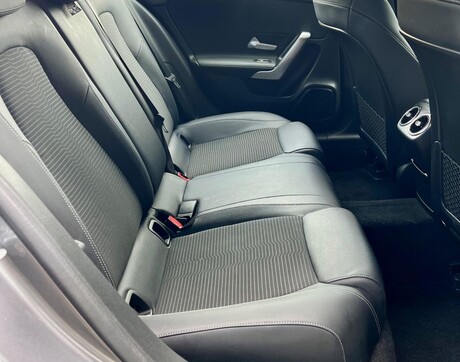 Mercedes-Benz A Class 1.3 A180 Sport (Executive) 7G-DCT Euro 6 (s/s) 5dr 44