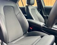Mercedes-Benz A Class 1.3 A180 Sport (Executive) 7G-DCT Euro 6 (s/s) 5dr 39