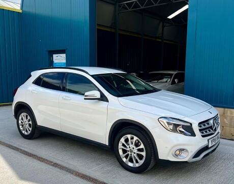 Mercedes-Benz GLA 1.6 GLA200 SE (Executive) Euro 6 (s/s) 5dr 3