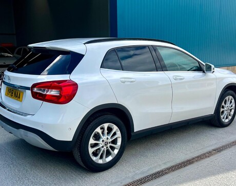 Mercedes-Benz GLA 1.6 GLA200 SE (Executive) Euro 6 (s/s) 5dr 7