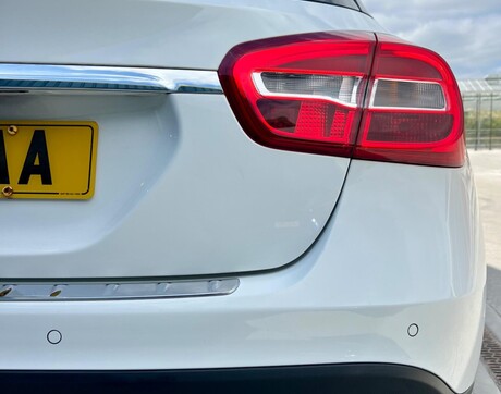 Mercedes-Benz GLA 1.6 GLA200 SE (Executive) Euro 6 (s/s) 5dr 21