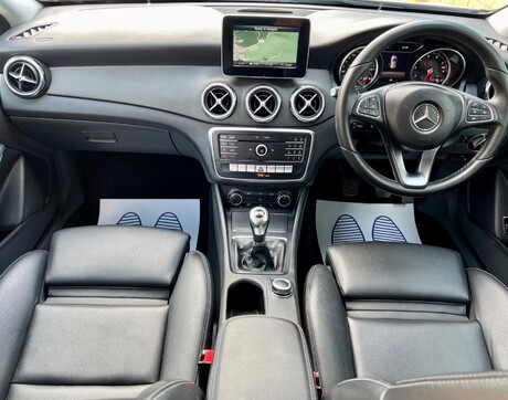 Mercedes-Benz GLA 1.6 GLA200 SE (Executive) Euro 6 (s/s) 5dr 26