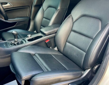 Mercedes-Benz GLA 1.6 GLA200 SE (Executive) Euro 6 (s/s) 5dr 29