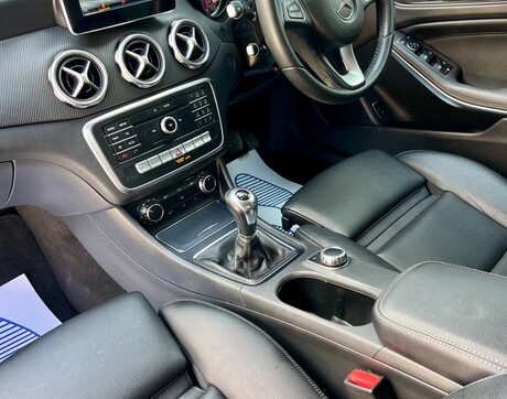 Mercedes-Benz GLA 1.6 GLA200 SE (Executive) Euro 6 (s/s) 5dr 31