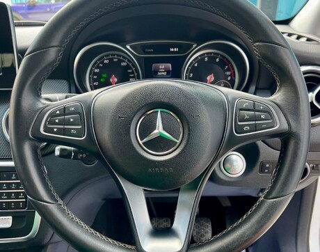Mercedes-Benz GLA 1.6 GLA200 SE (Executive) Euro 6 (s/s) 5dr 35