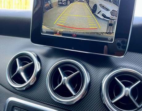 Mercedes-Benz GLA 1.6 GLA200 SE (Executive) Euro 6 (s/s) 5dr 46