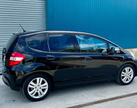 Honda Jazz 1.4 i-VTEC ES Plus CVT Euro 5 5dr 9