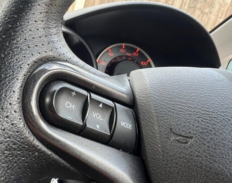 Honda Jazz 1.4 i-VTEC ES Plus CVT Euro 5 5dr 40