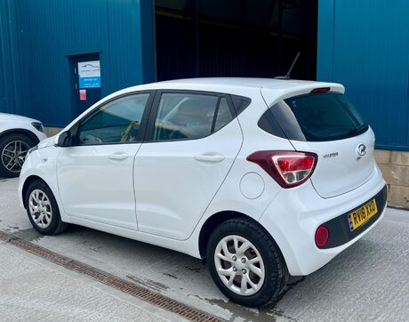 Hyundai i10 1.0 SE Euro 6 5dr 3
