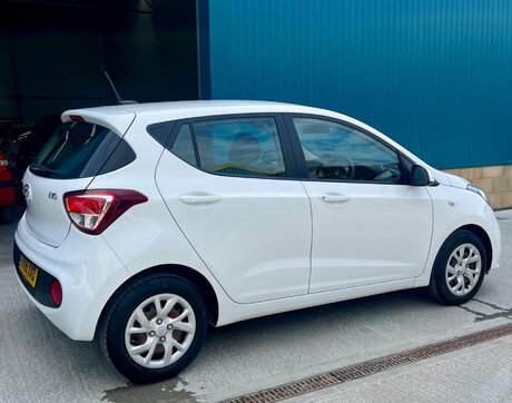 Hyundai i10 1.0 SE Euro 6 5dr 12