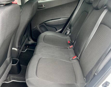 Hyundai i10 1.0 SE Euro 6 5dr 39