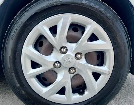 Hyundai i10 1.0 SE Euro 6 5dr 57