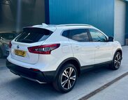 Nissan Qashqai 1.2 DIG-T N-Connecta Euro 6 (s/s) 5dr 3