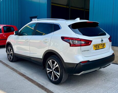 Nissan Qashqai 1.2 DIG-T N-Connecta Euro 6 (s/s) 5dr 8