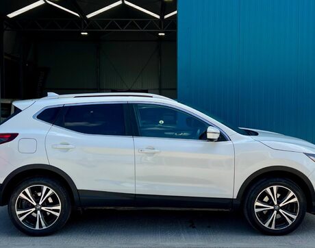 Nissan Qashqai 1.2 DIG-T N-Connecta Euro 6 (s/s) 5dr 13