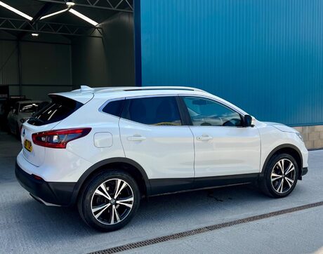 Nissan Qashqai 1.2 DIG-T N-Connecta Euro 6 (s/s) 5dr 14