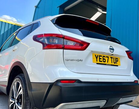 Nissan Qashqai 1.2 DIG-T N-Connecta Euro 6 (s/s) 5dr 17