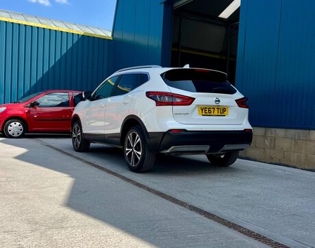 Nissan Qashqai 1.2 DIG-T N-Connecta Euro 6 (s/s) 5dr 20