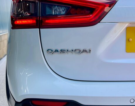Nissan Qashqai 1.2 DIG-T N-Connecta Euro 6 (s/s) 5dr 21