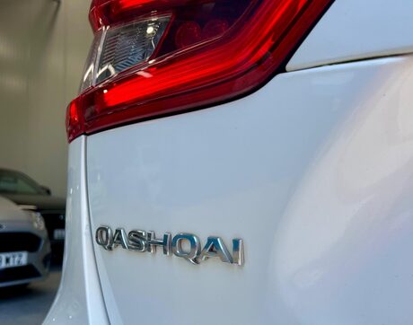 Nissan Qashqai 1.2 DIG-T N-Connecta Euro 6 (s/s) 5dr 25