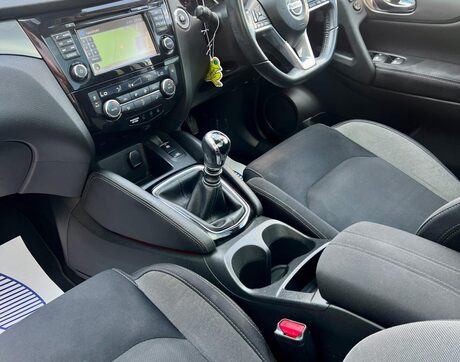 Nissan Qashqai 1.2 DIG-T N-Connecta Euro 6 (s/s) 5dr 32