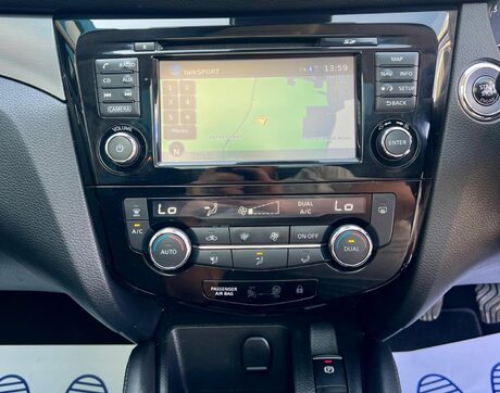 Nissan Qashqai 1.2 DIG-T N-Connecta Euro 6 (s/s) 5dr 49