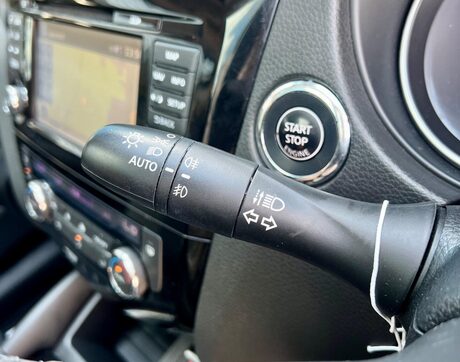 Nissan Qashqai 1.2 DIG-T N-Connecta Euro 6 (s/s) 5dr 53