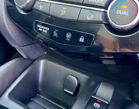Nissan Qashqai 1.2 DIG-T N-Connecta Euro 6 (s/s) 5dr 57